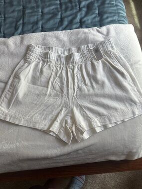 Old Navy off white linen Shorts